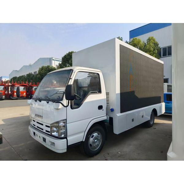 Japanese Brand Isuzu Mobile Led Truck Advertising P3 P4 P5 Small LED Mobile Led Display Trailer
