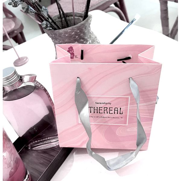 Waterproof Pink Boutique Printed Paper Gift Bags 8x4x10 odm
