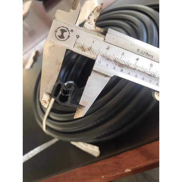 Universal Car Rubber Anti Collision Strip Trim for Protecting Edges in Black