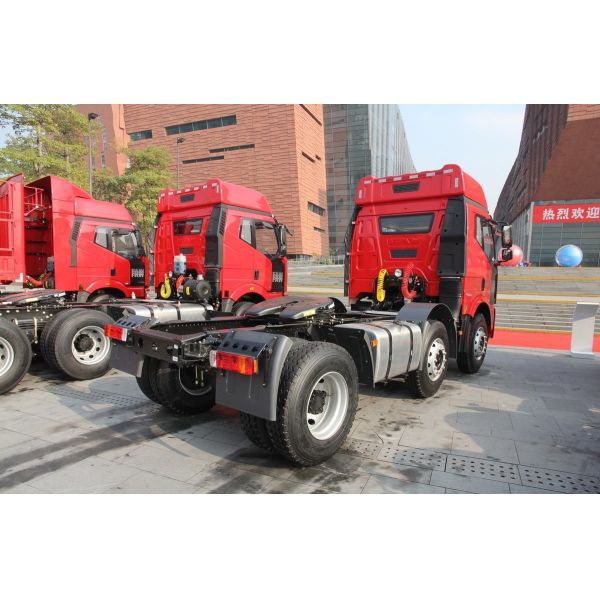 J6M Tractor Trailer Truck Heavy Truck 330HP Tractor Unit 6x2