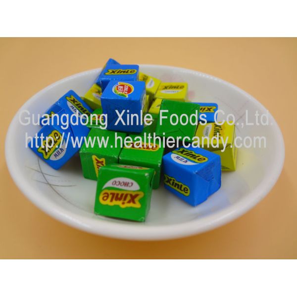 Sugarless Milk Flavor Cube Shaped Candy Colored With Good Chewy Feeling