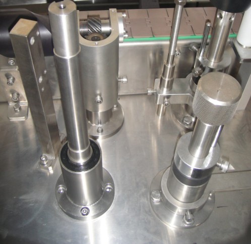 round bottle sticker labelling machine For Glass Bottles 100bottles min