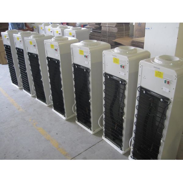 Standard Size Floor Standing Water Dispenser , Hot Cold Bottled Water Dispensers