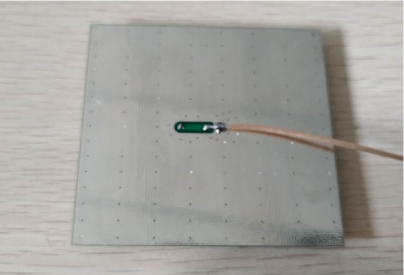 SMA Connector Ceramic Patch Antenna , 922.5MHz RFID Antenna 3.55dBi Gain