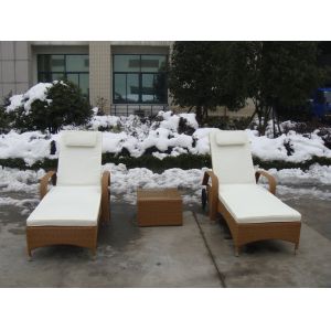 Comfortable All Weather Mobile Rattan Sun Lounger With Wheel