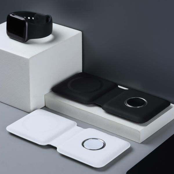 9V1.1A Folding 15W Qi Magnetic Wireless Charger 16mm thickness