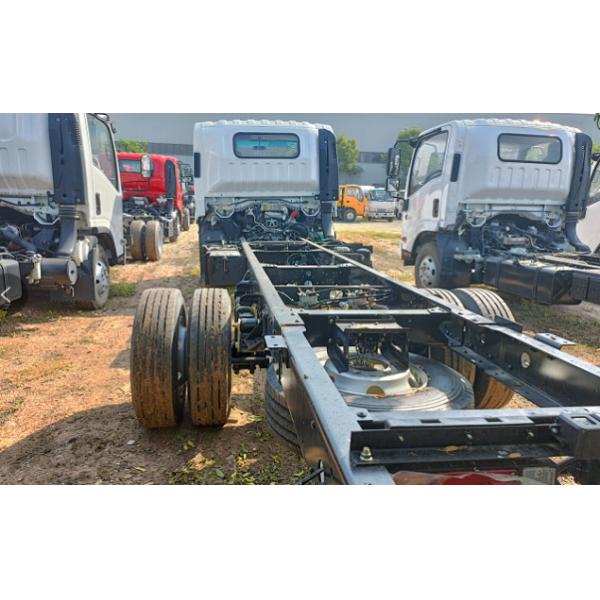 Single Row Cargo Truck Isuzu 10 Tons 4×2 Lorry Truck 5.5 Meters Long Box Euro 4 Flat Cab