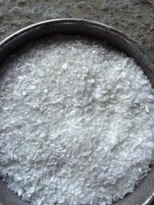 Cheap Anhydrous magnesium chloride flakes 99% min wholesale