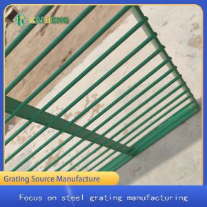 Customized Metal Steel Wire Grating Fence For Chicken Dog