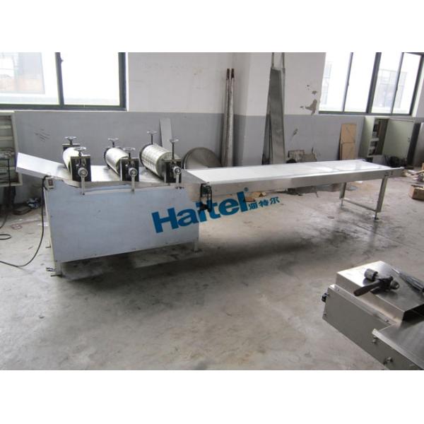 Simple Structure Candy Molding Machine , Sesame Bar Candy Cutting Machine