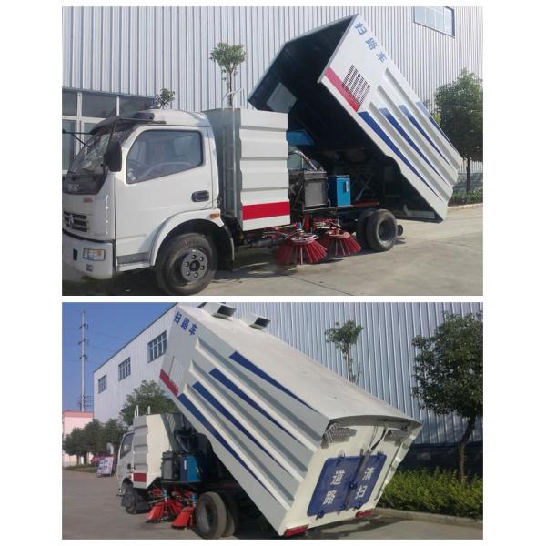 8CBM Street Runway Sweeper Truck With Water Spraying 4pcs Sweeper For Garbage Cleaning