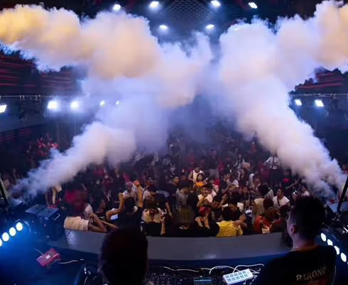 50/60HZ Voltage Nightclub Wedding Smoke Machine with Customized Colored Smoke Effects