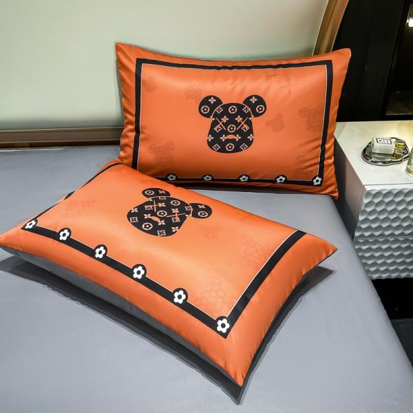 100% Polyester Wedding Four-Piece Kit Bedding Set For Hotel And Home