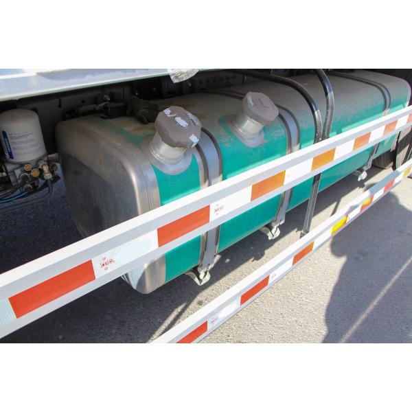 Howo ZZ5187 Freight Refrigerated Truck Diesel 8-Speed 220hp 4X2 6.8m Deflector Row Half Cab White Body Three-Door