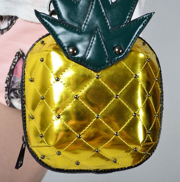 2016 new mini minimalist shoulder diagonal package Lingge chain rivet female pineapple creative personality