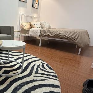 China Apartments Hotel Furnishing Bed Bedroom Furniture Set Hotel Furniture on sale