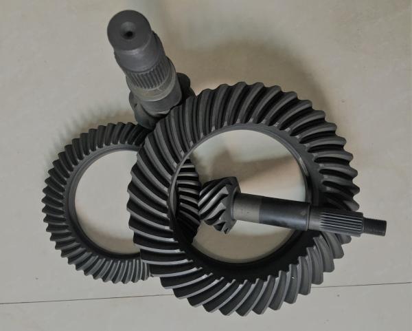 Quality Transmission Parts Spiral Bevel Gear Crown Wheel And Pinion For NISSAN for sale