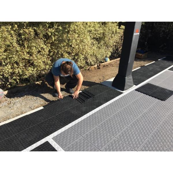 Moisture Proof Outdoor Sports Surfaces Colorful Interlocking No Bulging