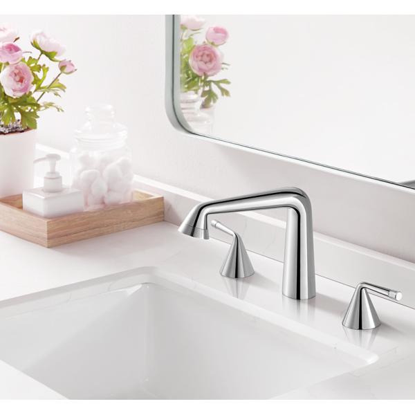 Three Hole Basin Brass Lavatory Faucets Hot And Cold Water Mixer