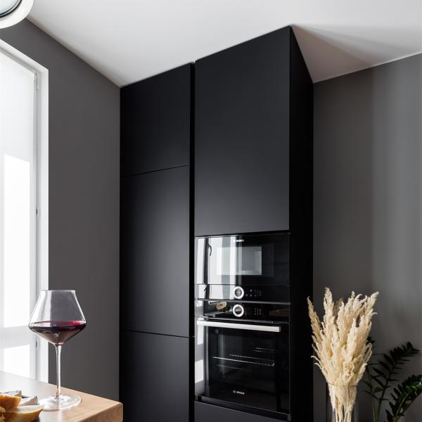 Flat Panel Black And White Matte Lacquer Kitchen Cabinet All In One With Handless