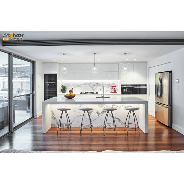 Customized Size Kitchen Cabinet with Drawers and Single Island in Contemporary Design