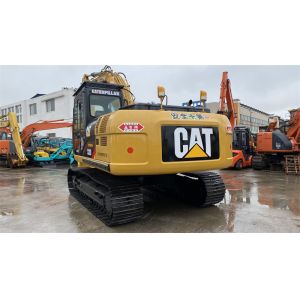 Caterpilllar CAT 320D Excavator with Breaker Hammer Line