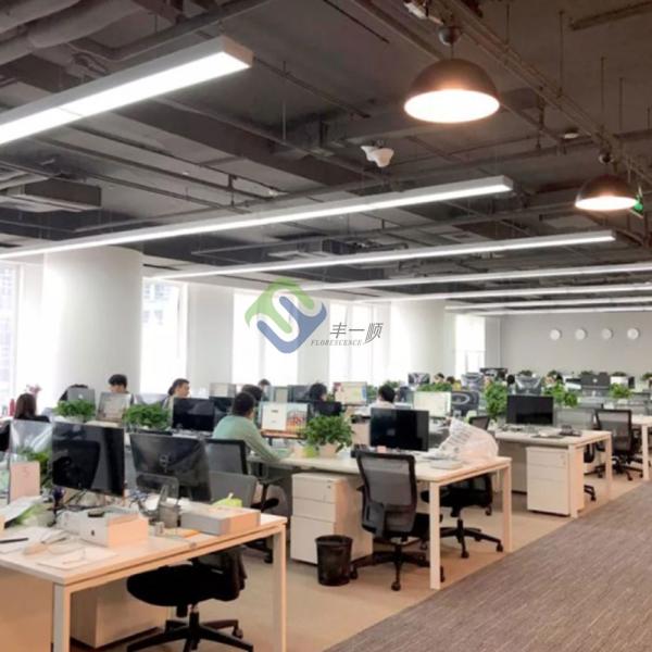 60V Lithium Golf Cart Cargo Carrier Utility Vehicles For Club Hotel Community