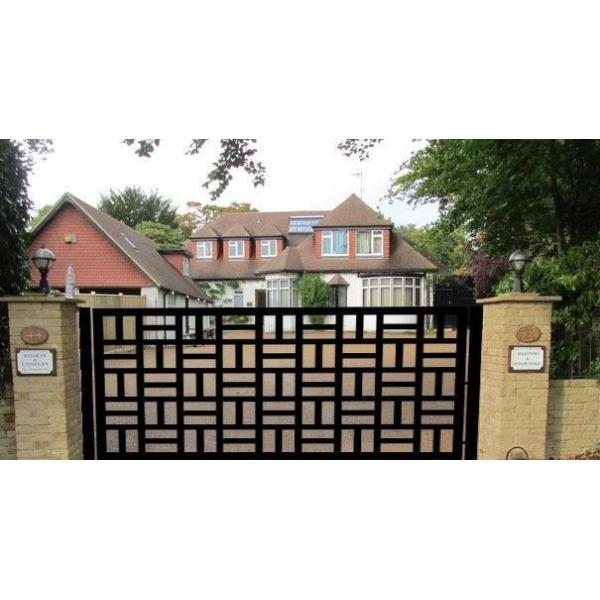 Contemporary Wrought Iron Gates Rustproof Black Powder Coating Surface