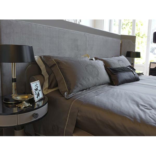 Modern Italian Leather Upholstered Bed Frame Luxury King Size Bed For Bedroom