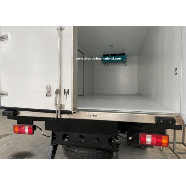 SINOTRUK HOWO 10 Ton Refrigerated Truck 160HP RHD