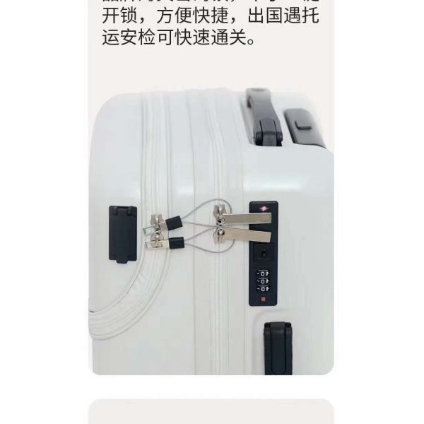 Practical Multiscene Leather Cabin Bag , Zippered Leather Suitcase With Wheels