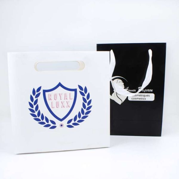 Custom Print Black Boutique Gold Hot Foil Paper Bag With Die Cut Handles