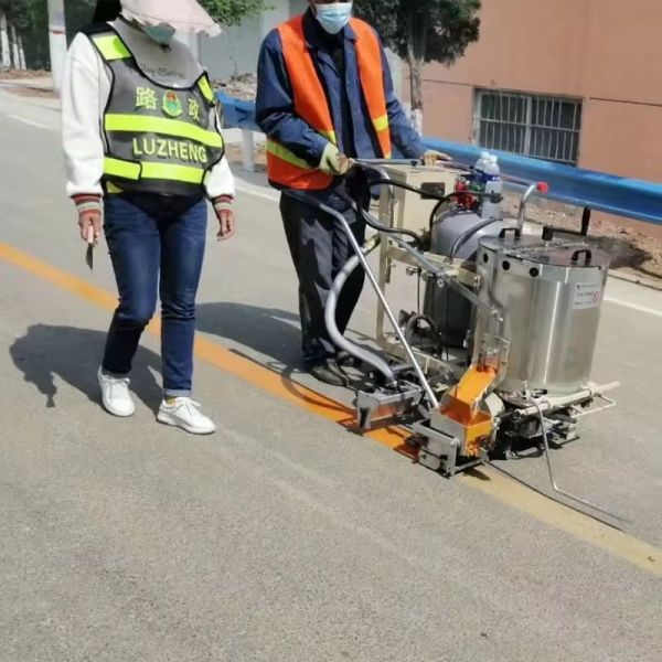 Manual Thermoplastic Road Marking Machine Customized With Adjustable Glass Bead Dispenser