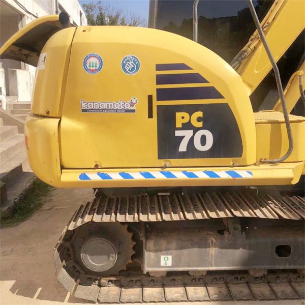 Japan-Made Crawler Chain and Original Hydraulic Cylinder for Shanghai 7 Ton Excavator