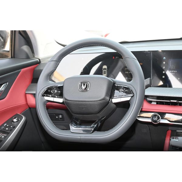 Changan CS75 PLUS Compact 5 Door 5 Seat SUV 1.5T LxWxH(Mm) 4700x1865x1710