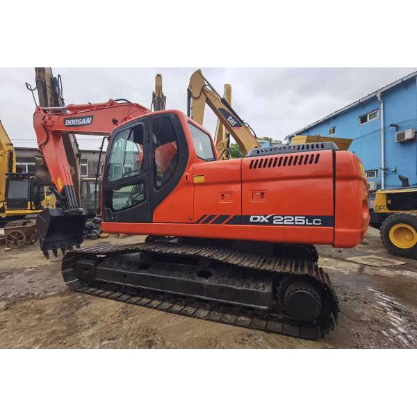 Used Doosan DX225LC Crawler Excavator Heavy Duty Equipment Original