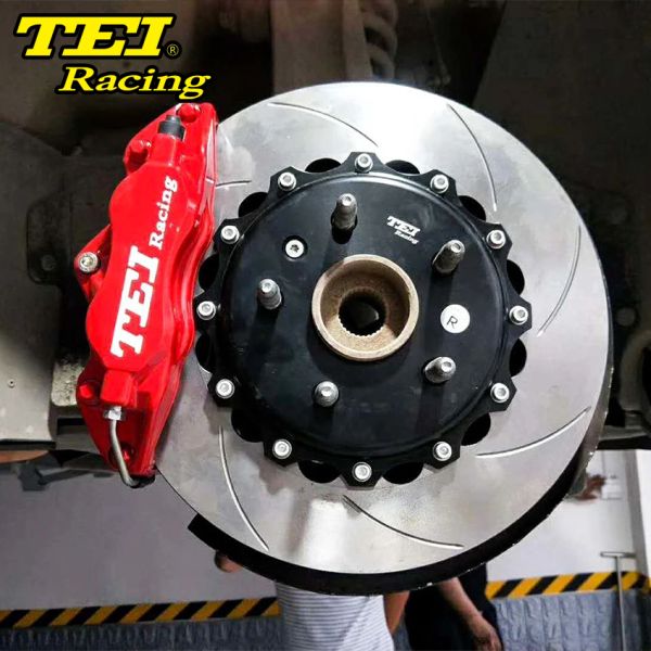 4 Piston Racing Caliper Brake Kit With 330*28 MM High Carbon Disc Racing And Brake Pads For Cadillac SLS 17 Inch Rim