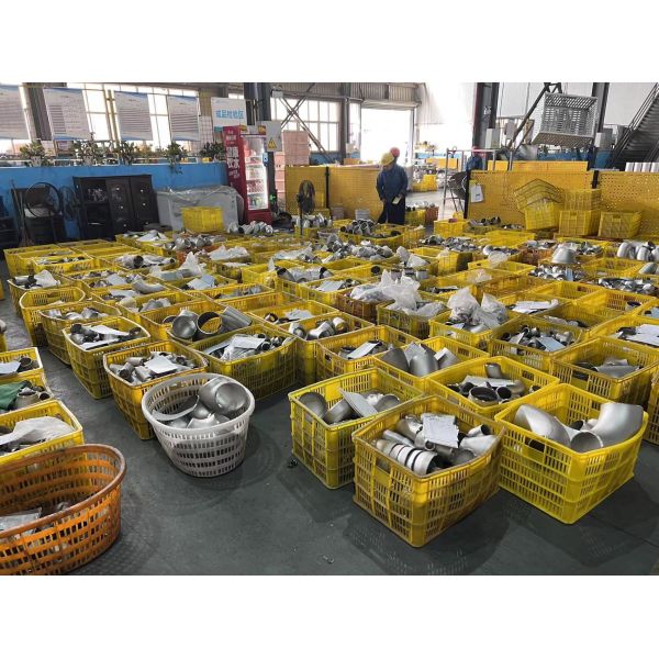 SCH10s-SCH160s Customized Stainless Steel Equal Tee Butt Weld SS