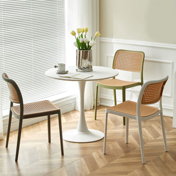 PP Plastic Dining Chair for Restaurant and Home Use
