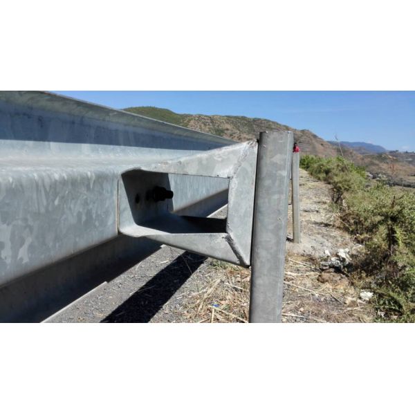 Q235 Q345 Galvanized Steel Highway Guardrail Fishtail End for Customized Projects