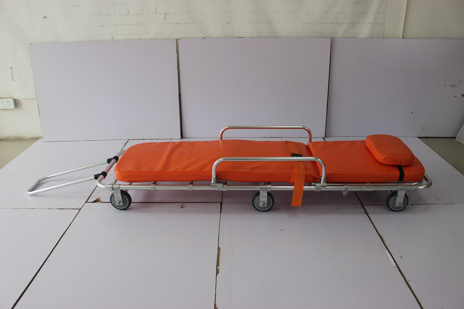 High Quality Medical Devices Emergency Aluminum Alloy Ambulance Stretcher for Transfer Patient 190 X 62 X 23cm