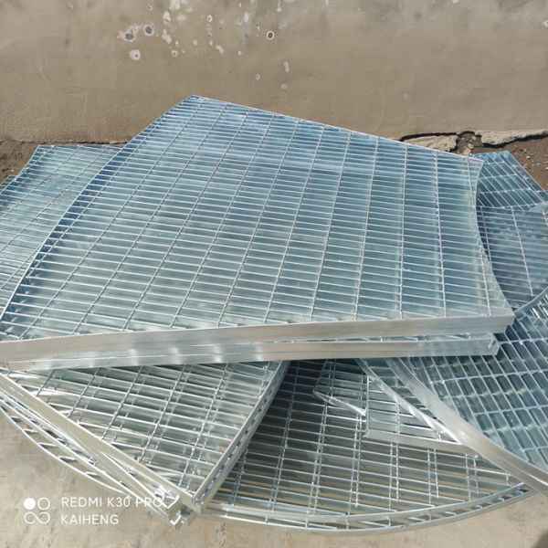 ANSI NAAMM Safety Galvanised Steel Walkway Grating Fan Shaped