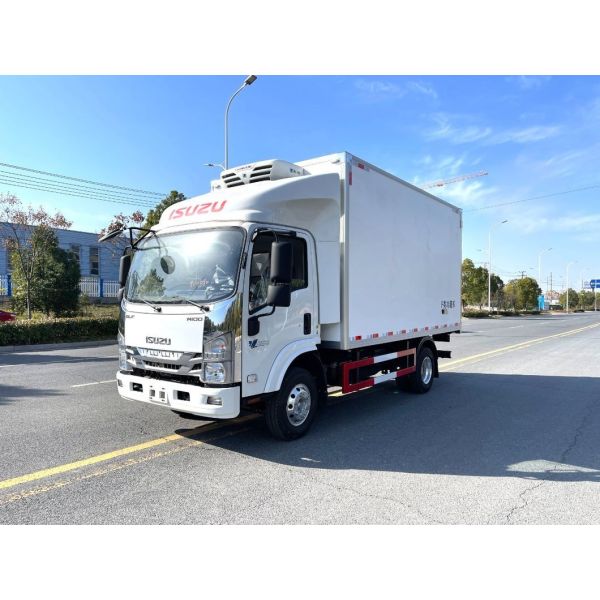 Refrigerated Truck 10 Ton Diesel Engine 4*2 Freezer Insulation Truck
