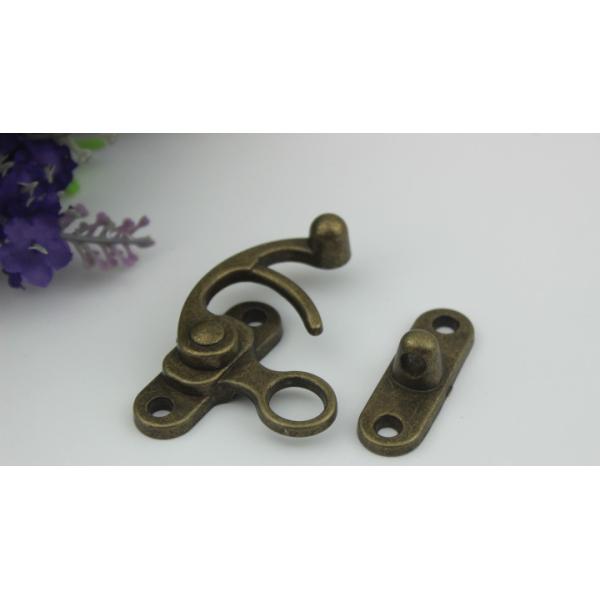 Durable classical hanging brush anti brass color zinc alloy wooden box clip locks