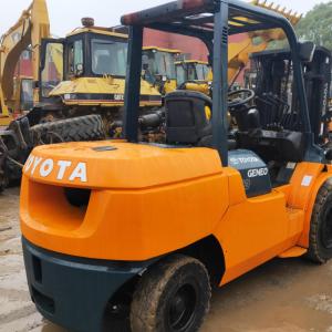 China Secondhand FD50 Toyota Diesel Forklift Dealer 5 Ton on sale