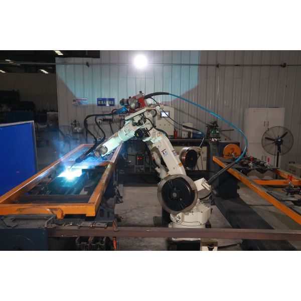 Three-Bend Front Flush Device for Zoomlion Water Trucks: Aluminum Alloy, U-Shaped Nozzle, Cylindrical Water Jet, Road Cleaning