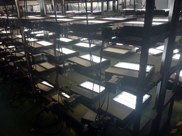 Samsung 3535LED Shoebox Light LED Parking Lot Light 80W 100W 120W 150W 200W 300W 400W 500W with Meanwell driver