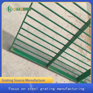 Customized Metal Steel Wire Grating Fence For Chicken Dog