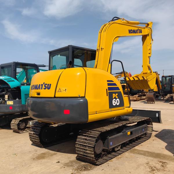 Japan Original Used Earth Moving Equipment Pc60-7 Komatsu Small Excavators