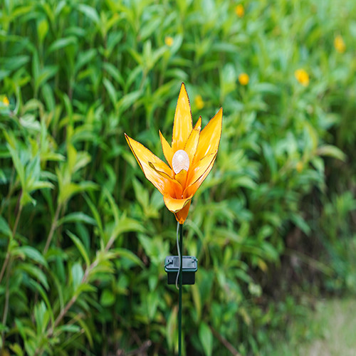 Small Solar Flower Garden Ornaments Multicolor IP44 Solar Powered Metal Flowers